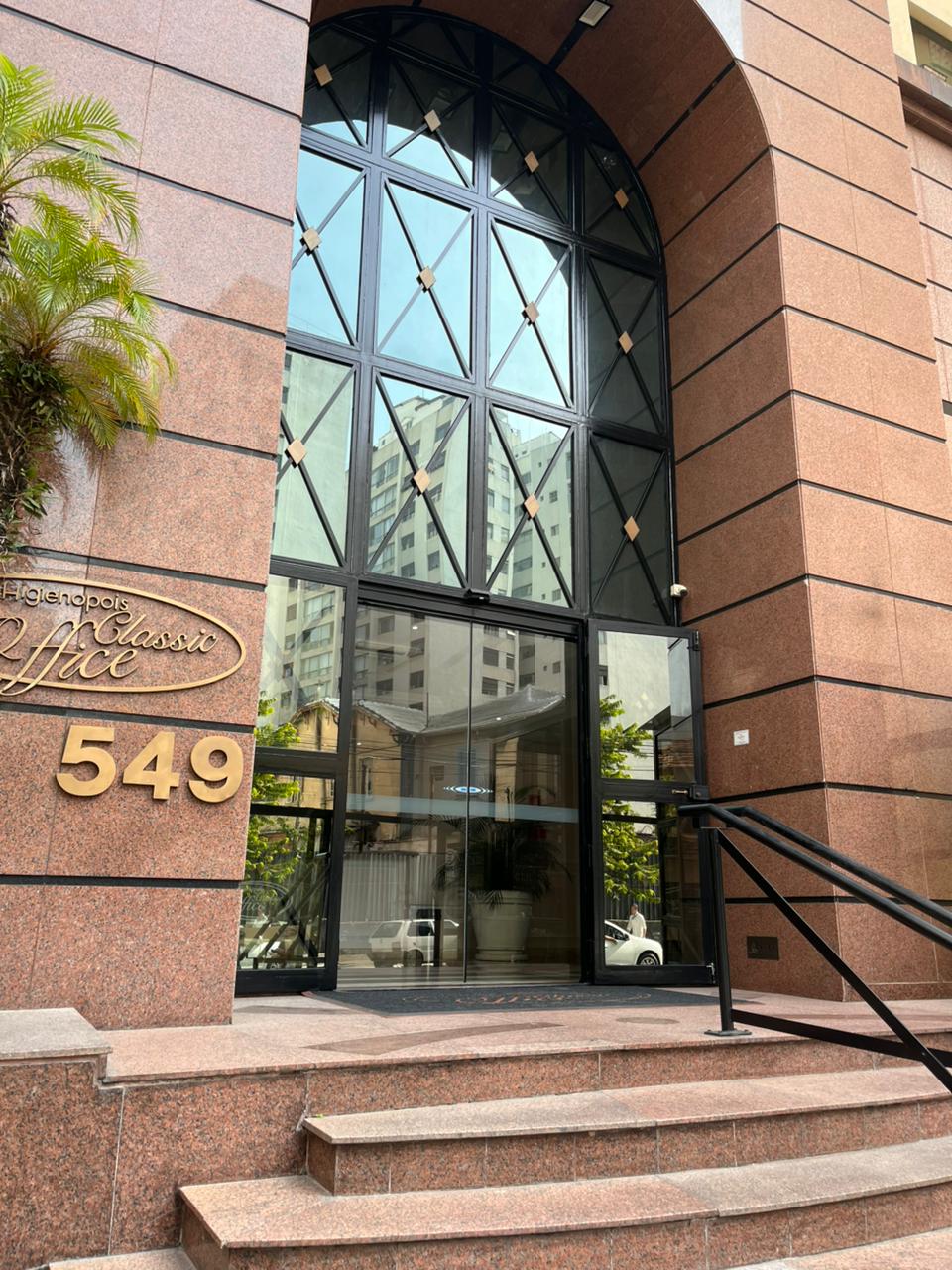 Entrada do prédio comercial - Consultório Higienópolis